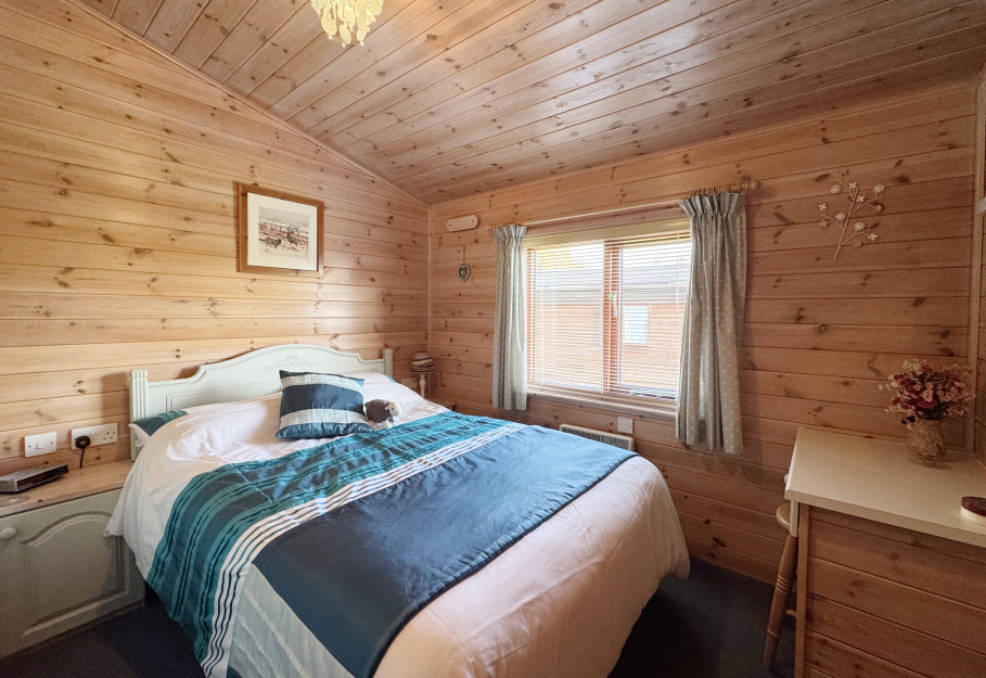 Pinelog Peveril 2004