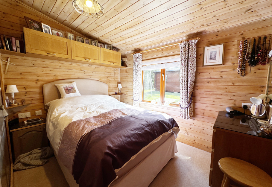 Pinelog Peveril 2002